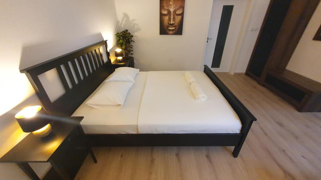 Le Monde Apartment Bratislava - Amazing 5Bdr In Downtown Экстерьер фото
