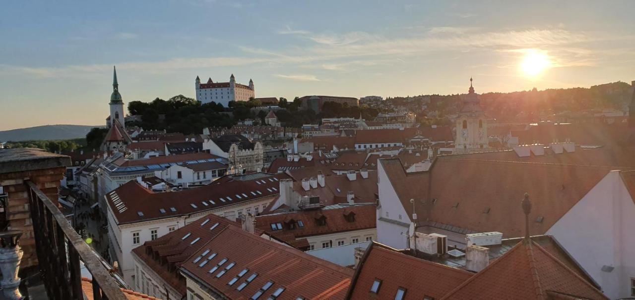 Le Monde Apartment Bratislava - Amazing 5Bdr In Downtown Экстерьер фото