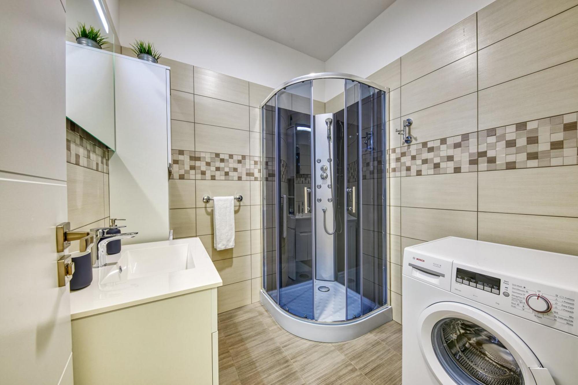 Le Monde Apartment Bratislava - Amazing 5Bdr In Downtown Экстерьер фото