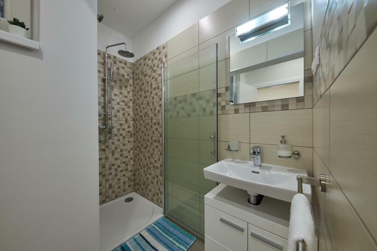 Le Monde Apartment Bratislava - Amazing 5Bdr In Downtown Экстерьер фото