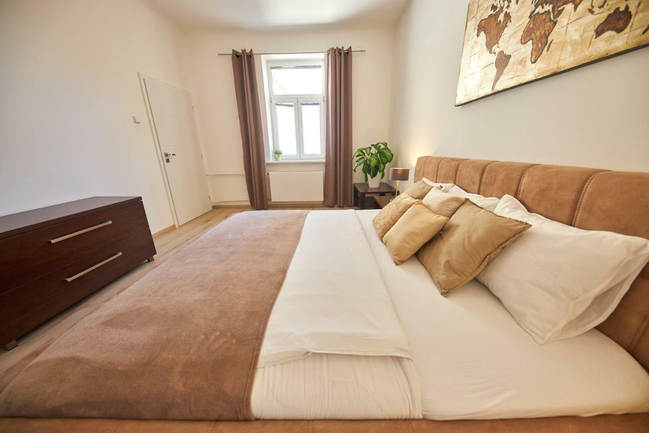 Le Monde Apartment Bratislava - Amazing 5Bdr In Downtown Экстерьер фото