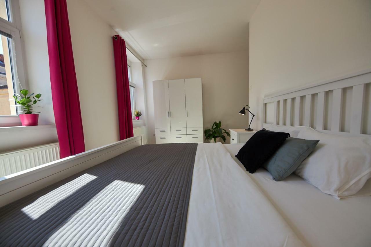 Le Monde Apartment Bratislava - Amazing 5Bdr In Downtown Экстерьер фото