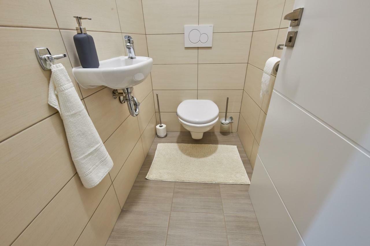 Le Monde Apartment Bratislava - Amazing 5Bdr In Downtown Экстерьер фото