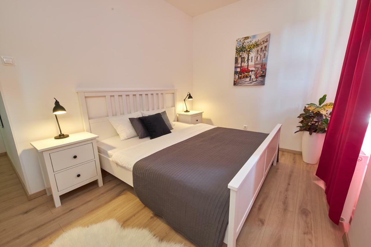 Le Monde Apartment Bratislava - Amazing 5Bdr In Downtown Экстерьер фото