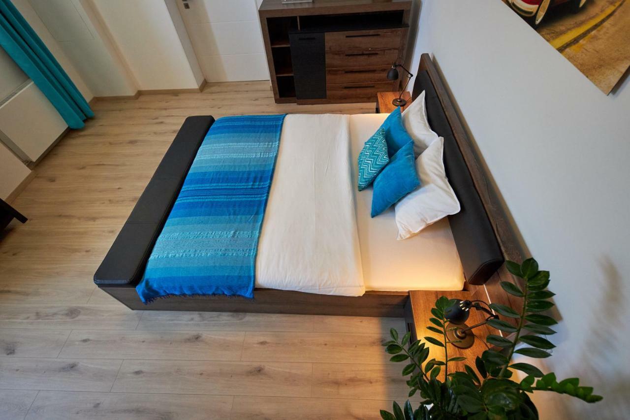 Le Monde Apartment Bratislava - Amazing 5Bdr In Downtown Экстерьер фото