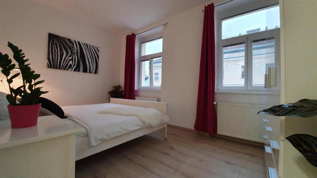 Le Monde Apartment Bratislava - Amazing 5Bdr In Downtown Экстерьер фото