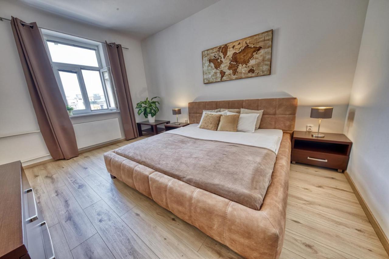 Le Monde Apartment Bratislava - Amazing 5Bdr In Downtown Экстерьер фото